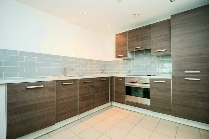 1 Bedroom Apartment To Rent In Regal Court, Bishopsgate Street, B15