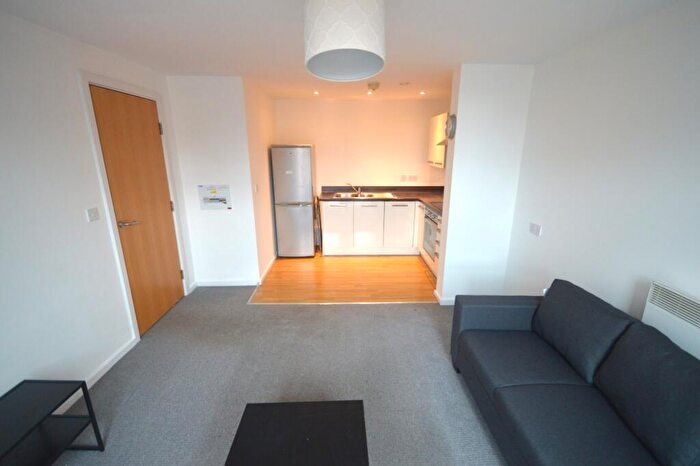 2 Bedroom Flat To Rent In Dun Street, Sheffield, South Yorkshire, S3