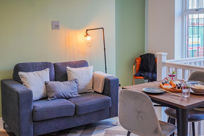 1 Bedroom Flat To Rent In Duke Street, Manchester, M3