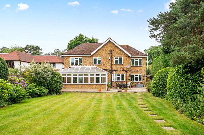 4 Bedroom Detached House For Sale In Oakley Road, Bromley Common, Kent, BR2