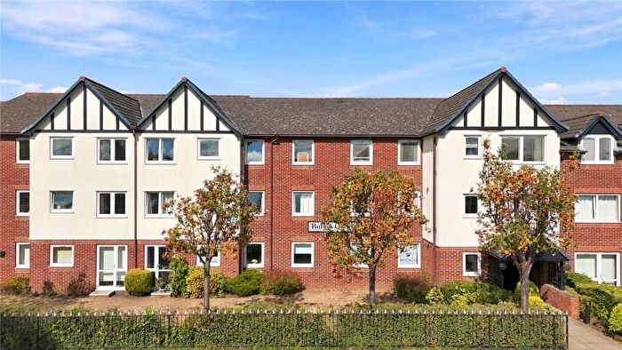 2 Bedroom Apartment For Sale In Station Road, Thorpe Bay, Essex, SS1