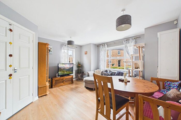 2 Bedroom Flat For Sale In Sandpiper Way, Leighton Buzzard, LU7