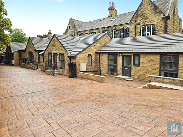 2 Bedroom Flat To Rent In Oxford Road, Dewsbury, Kirklees, WF13