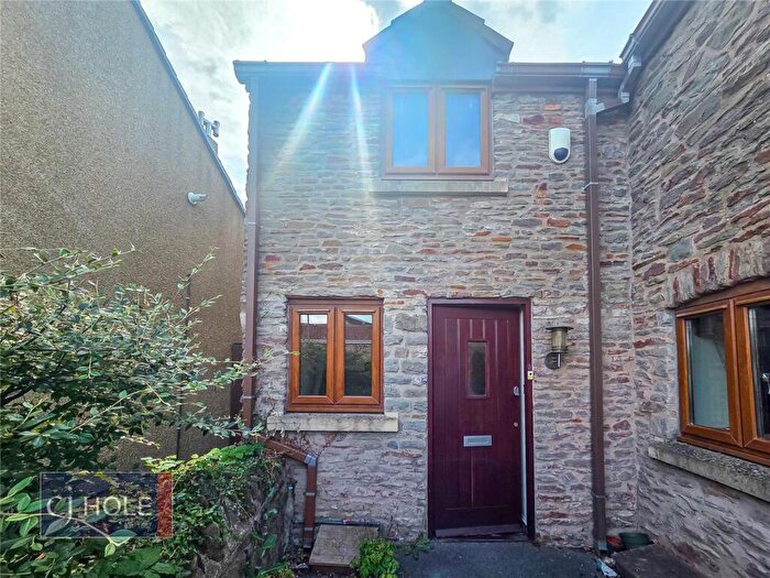 2 Bedroom Maisonette To Rent In West Street, Oldland Common, Bristol, BS30