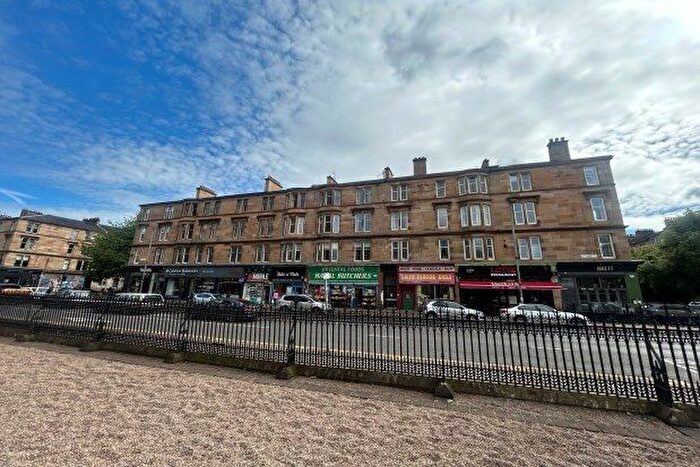 3 Bedroom Flat To Rent In Barrington Drive, Woodlands, G4