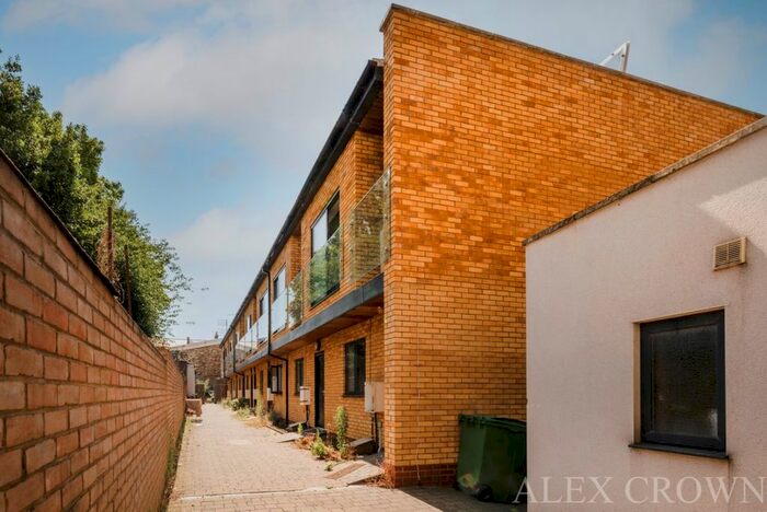 4 Bedroom Mews House To Rent In Lotus Mews, London, N19