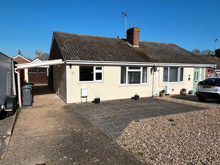 2 Bedroom Bungalow For Sale In Chatsworth Crescent, Trimley St Mary, IP11