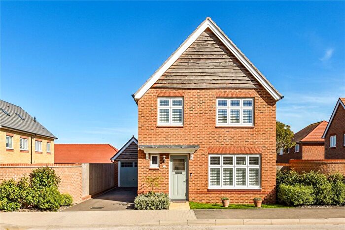 3 Bedroom Detached House For Sale In Hackett Way, Chichester, West Sussex, PO19