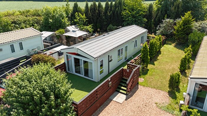 2 Bedroom Park Home For Sale In South Bank, Tallington, Tallington, PE9
