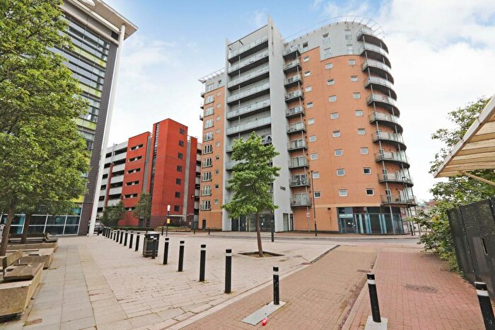 2 Bedroom Apartment For Sale In Millsands, Sheffield, South Yorkshire, S3