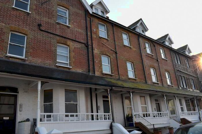 2 Bedroom Apartment To Rent In Sussex Gardens, Westgate, CT8