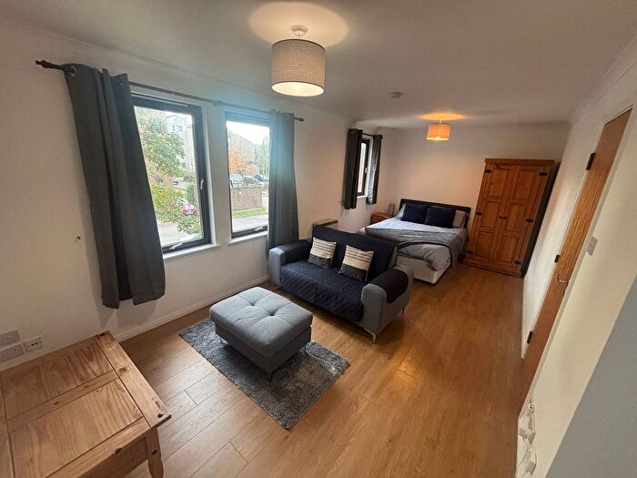 1 Bedroom Flat To Rent In Headland Court, City Centre, Aberdeen, AB10