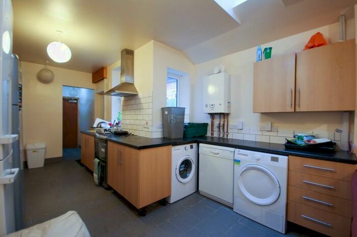 6 Bedroom Terraced House To Rent In Harrow Road, Selly Oak - Student Property, B29