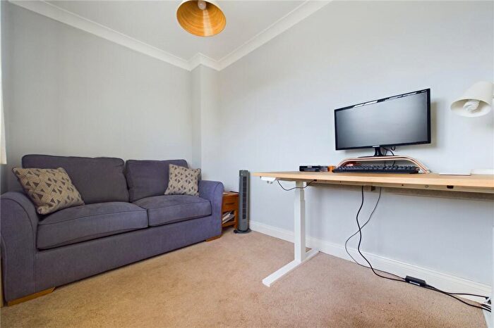 3 Bedroom Terraced House For Sale In Beverley Road, Tilehurst, Reading, Berkshire, RG31