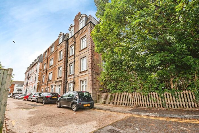 2 Bedroom Apartment For Sale In Church Hill, Newhaven, BN9