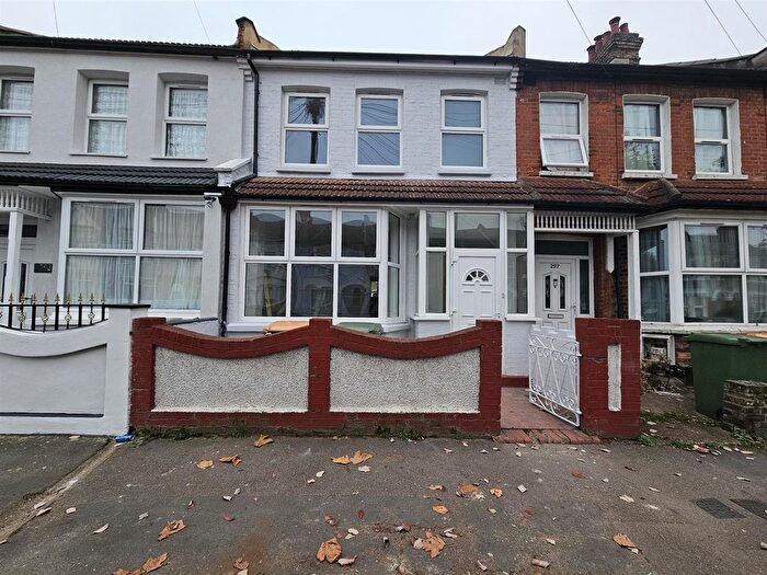 4 Bedroom Property To Rent In Dersingham Avenue, London, E12