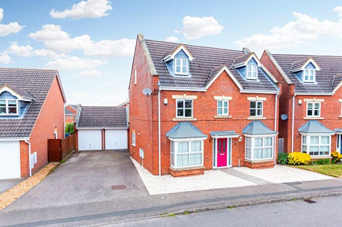 5 Bedroom Detached House For Sale In Aintree Drive, Rushden, NN10