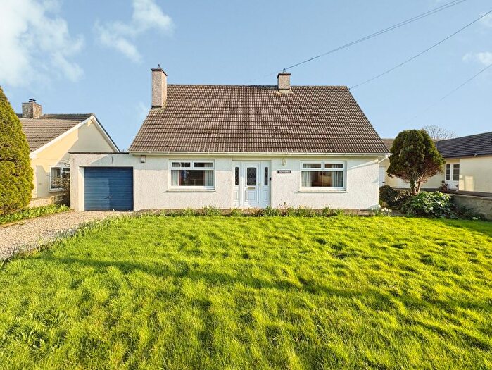 3 Bedroom Detached Bungalow For Sale In Leedstown, Spacious Home With Potential, TR27