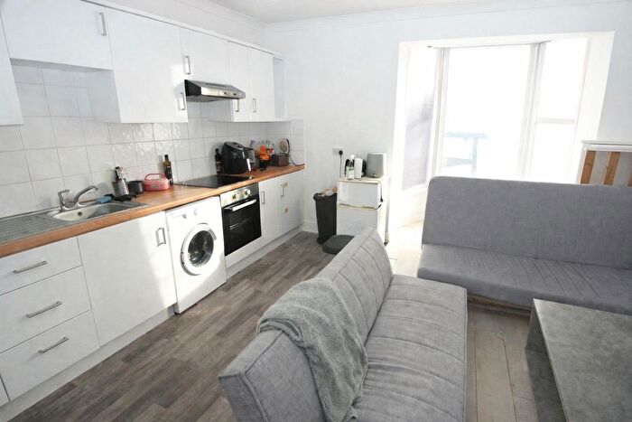 5 Bedroom Property To Rent In High Street, Egham, TW20