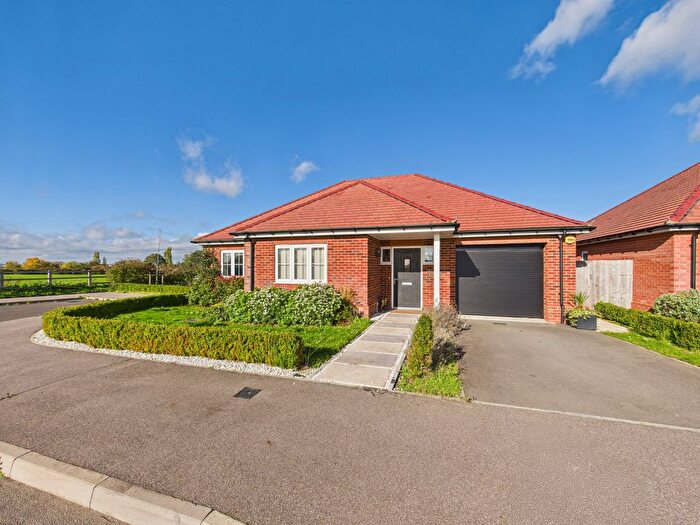 3 Bedroom Detached Bungalow For Sale In Mercian Road, Thame, Thame, Oxfordshire, OX9