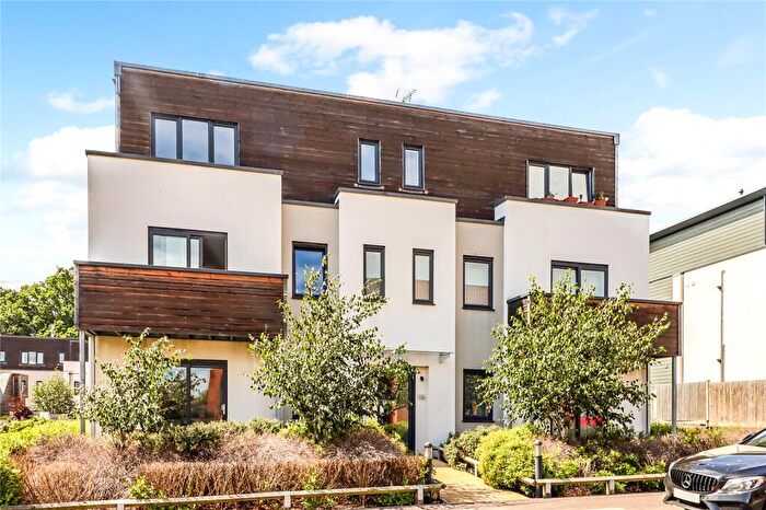 2 Bedroom Apartment To Rent In Victoria Road, Burgess Hill, West Sussex, RH15