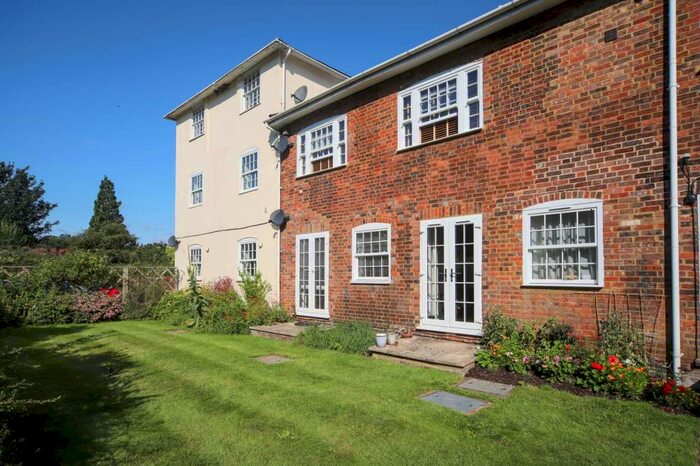 1 Bedroom Apartment To Rent In Royal Court, Tring, HP23