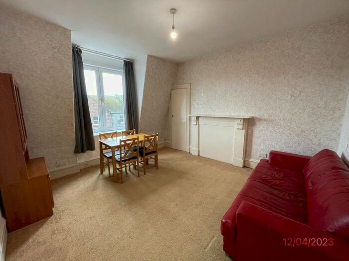 2 Bedroom Flat To Rent In King Street, Top Floor Right, Aberdeen, AB24