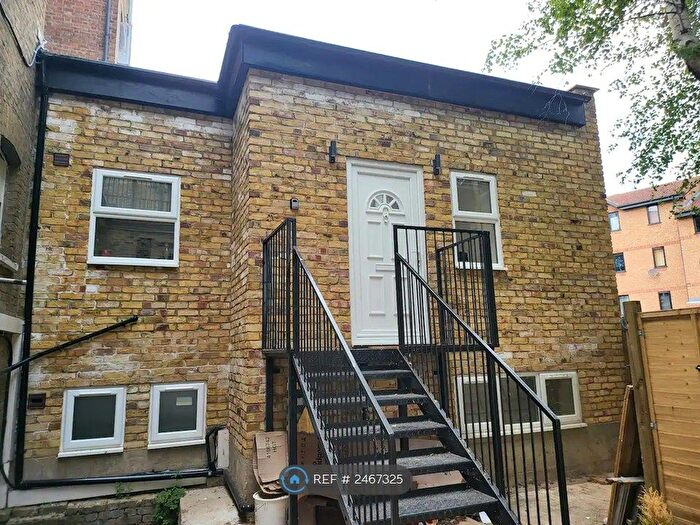 1 Bedroom Detached House To Rent In New Cross Road, New Cross, SE14