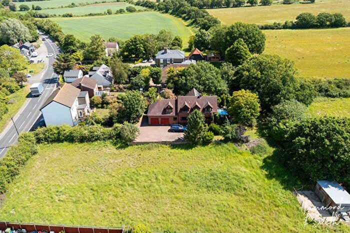3 Bedroom Detached House For Sale In Bumbles Green, Nazeing, EN9