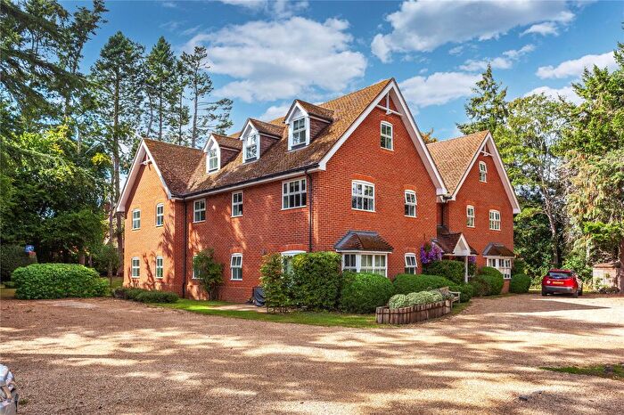 2 Bedroom Flat For Sale In Green Lane, Henley-On-Thames, Oxfordshire, RG9