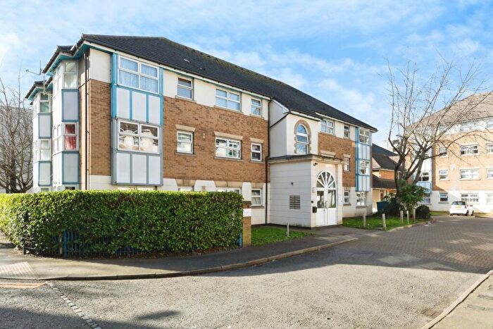2 Bedroom Flat For Sale In Cuthberga Close, Barking, IG11