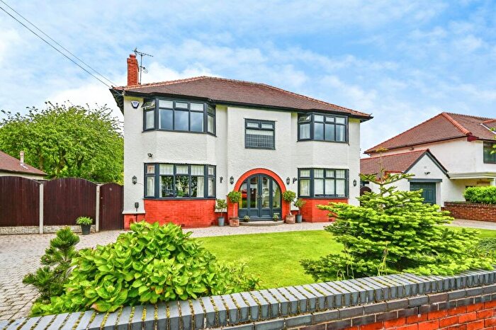 4 Bedroom Detached House For Sale In Roehampton Drive, Blundellsands, Merseyside, L23