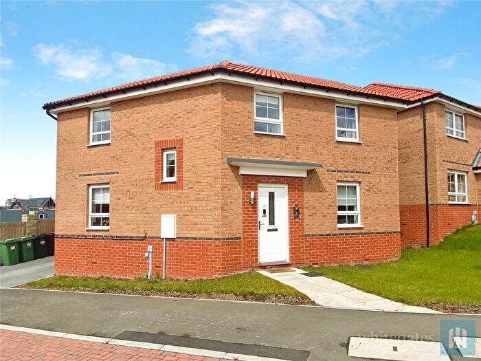 3 Bedroom Detached House For Sale In Hawfinch Way, Shaw Cross, Dewsbury, WF12