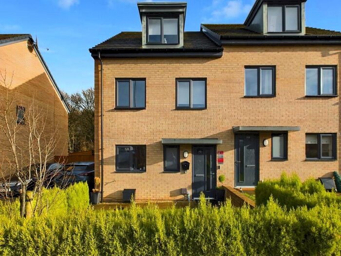 3 Bedroom End Of Terrace House To Rent In Roberts Road, Edlington, Doncaster, South Yorkshire, DN12