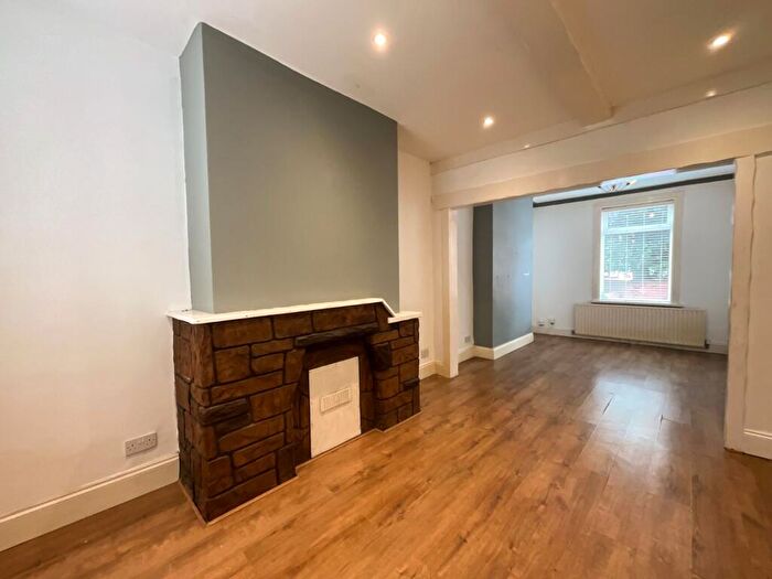 3 Bedroom Terraced House To Rent In Shadyside, Hexthorpe, DN4