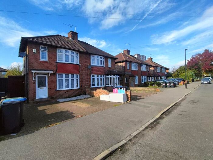 3 Bedroom Terraced House To Rent In Grove Gardens, Enfield, EN3