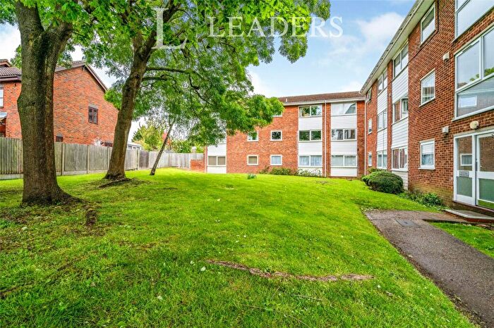 2 Bedroom Flat To Rent In Cedar Court, St. Albans, Hertfordshire, AL4