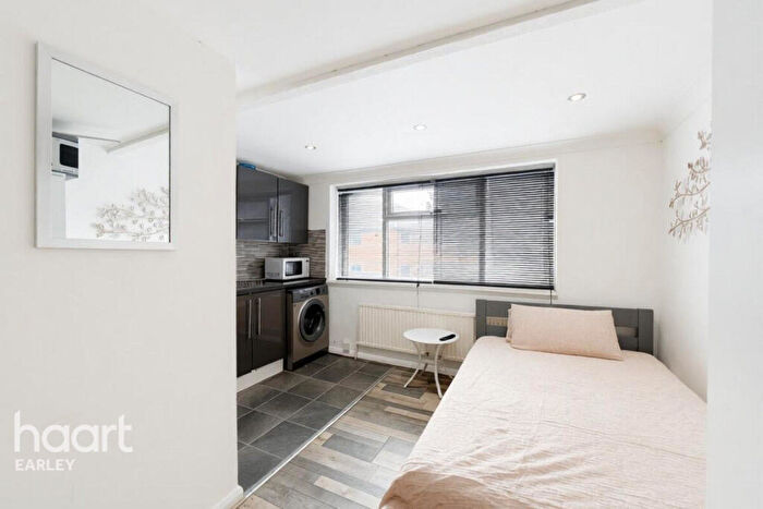 Studio To Rent In Stockton Road, Reading, RG2