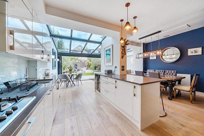 4 Bedroom Terraced House For Sale In Briarwood Road, London, SW4