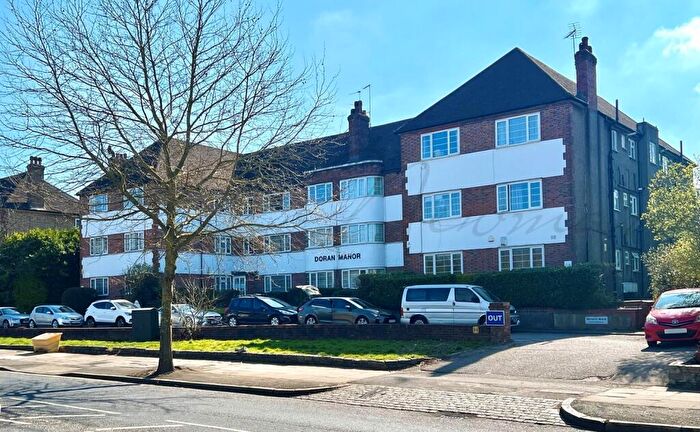 2 Bedroom Flat To Rent In Great North Road, London, N2
