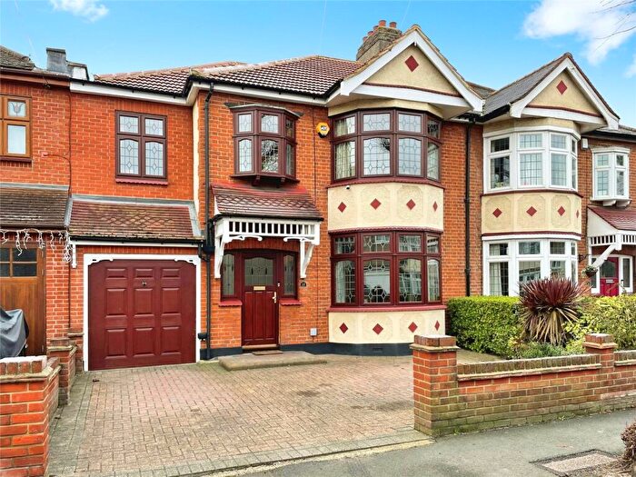 5 Bedroom House For Sale In Keswick Avenue, Hornchurch, RM11