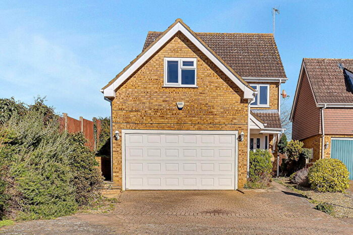 4 Bedroom Detached House For Sale In Wheatlands Close, Maulden, MK45
