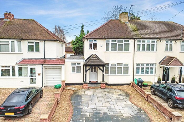 4 Bedroom Semi Detached House For Sale In College Road, Hextable, Kent, BR8