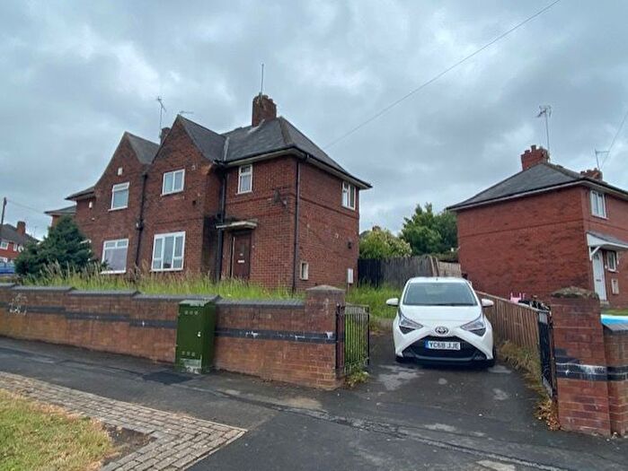2 Bedroom Semi-Detached House To Rent In East Grange Road, Leeds, LS10