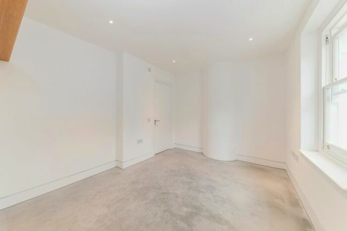 4 Bedroom Town House To Rent In Aldridge Road Villas, London, W11