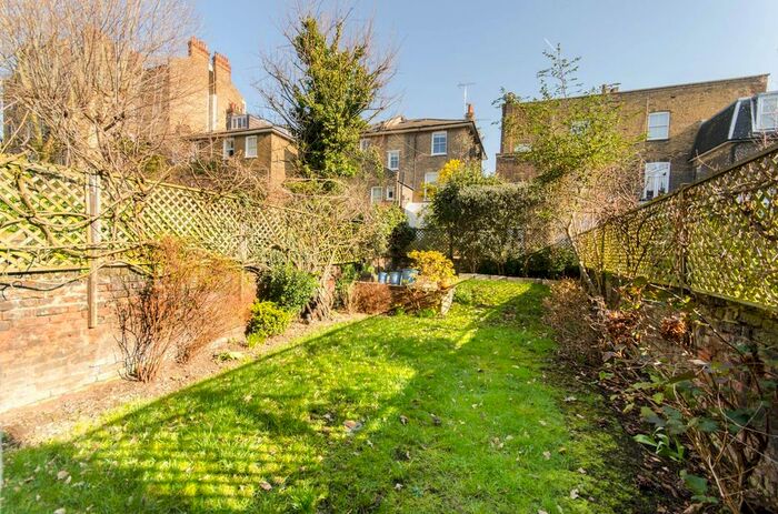 2 Bedroom Flat To Rent In Fernshaw Road, Chelsea, London, SW10