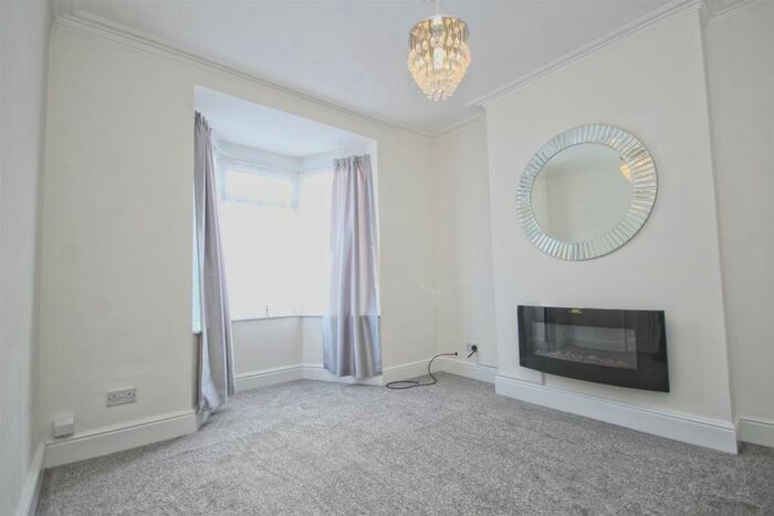 3 Bedroom House To Rent In Grovehill Road, Beverley, HU17