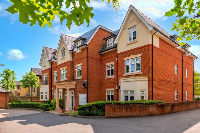 2 Bedroom Flat To Rent In Reigate Hill, Cedar Rise, RH2