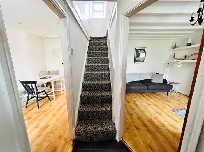 2 Bedroom Cottage To Rent In Pwllheli, LL53