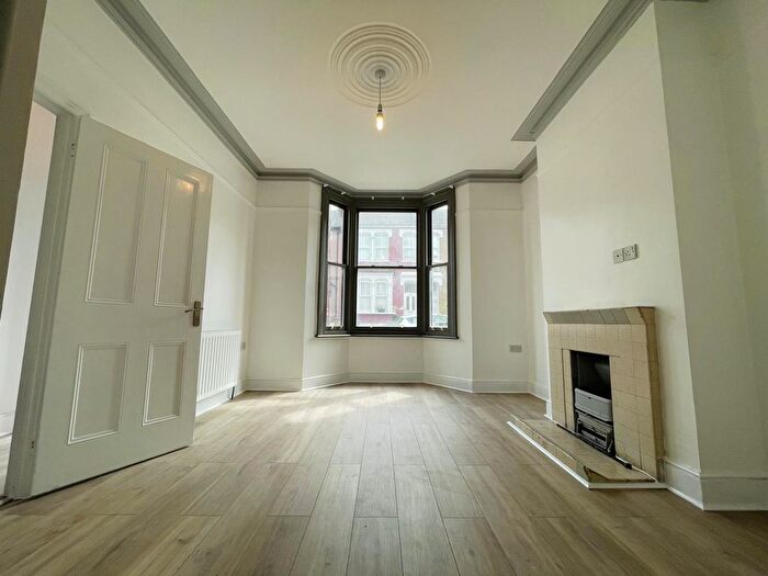 3 Bedroom End Of Terrace House To Rent In Tottenham, N17